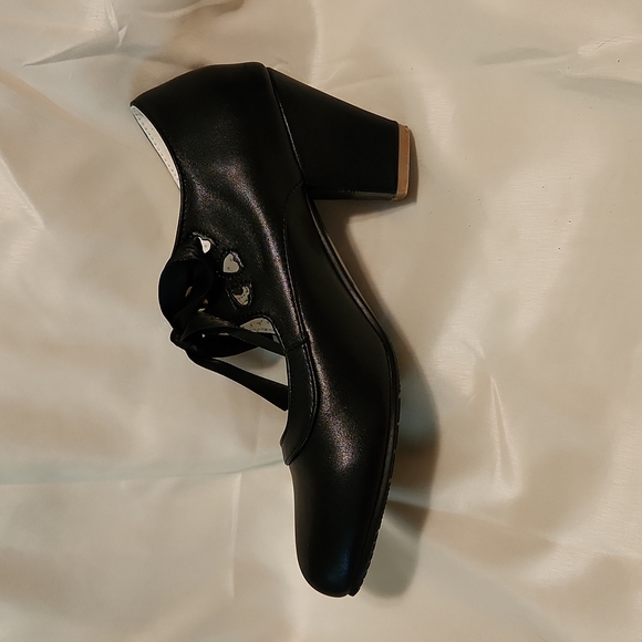 Cute heel with lace up ribbon - Picture 3 of 6